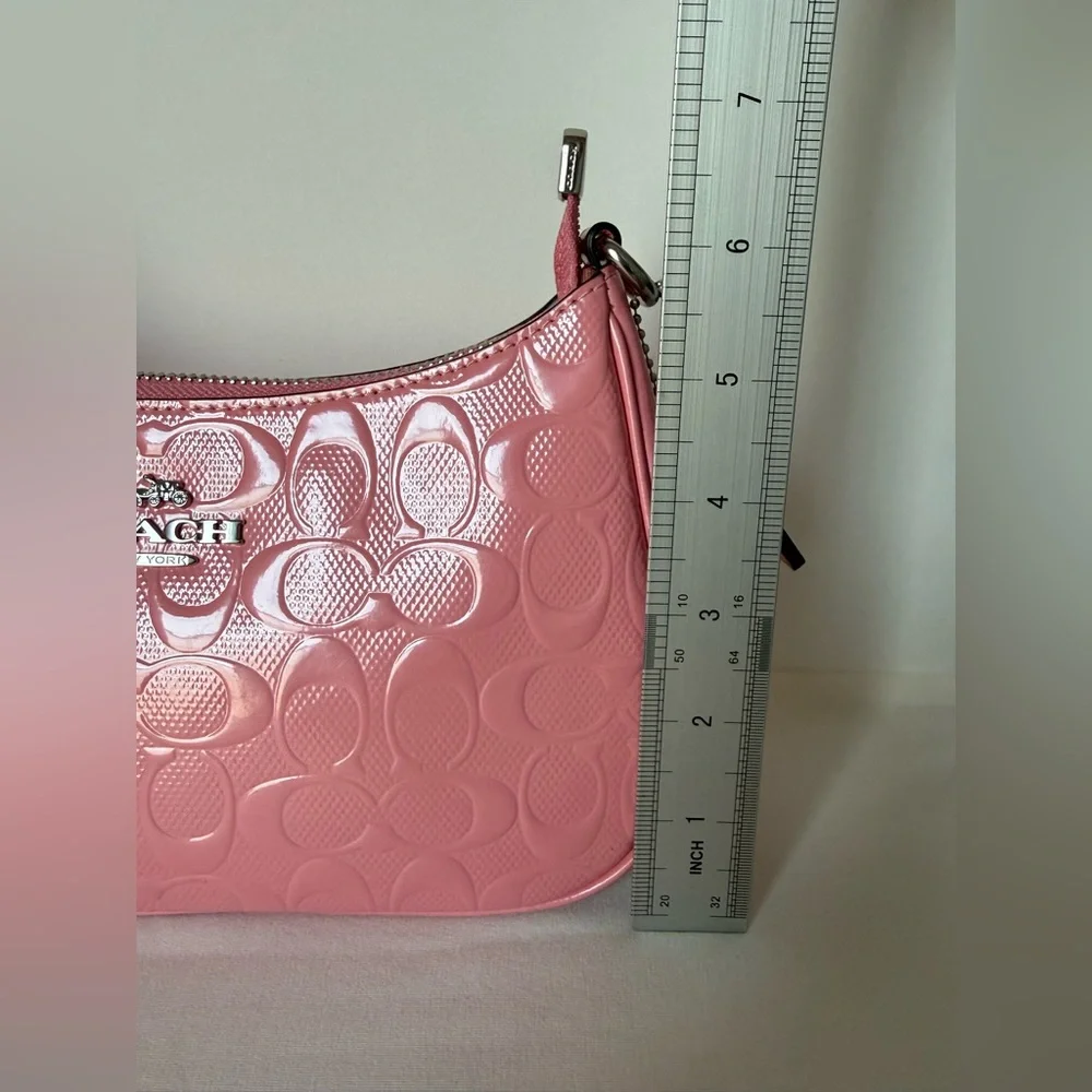 NWT Coach Teri Shoulder Bag In Signature Leather Pink/Silver Heart Charm CDA98